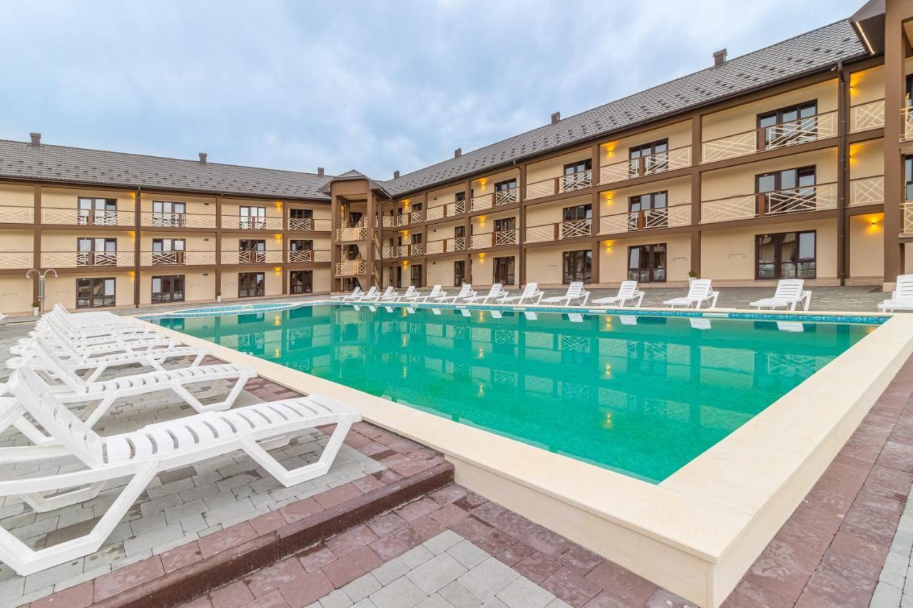 Nikoletta Hotel Solotvyno Exterior photo