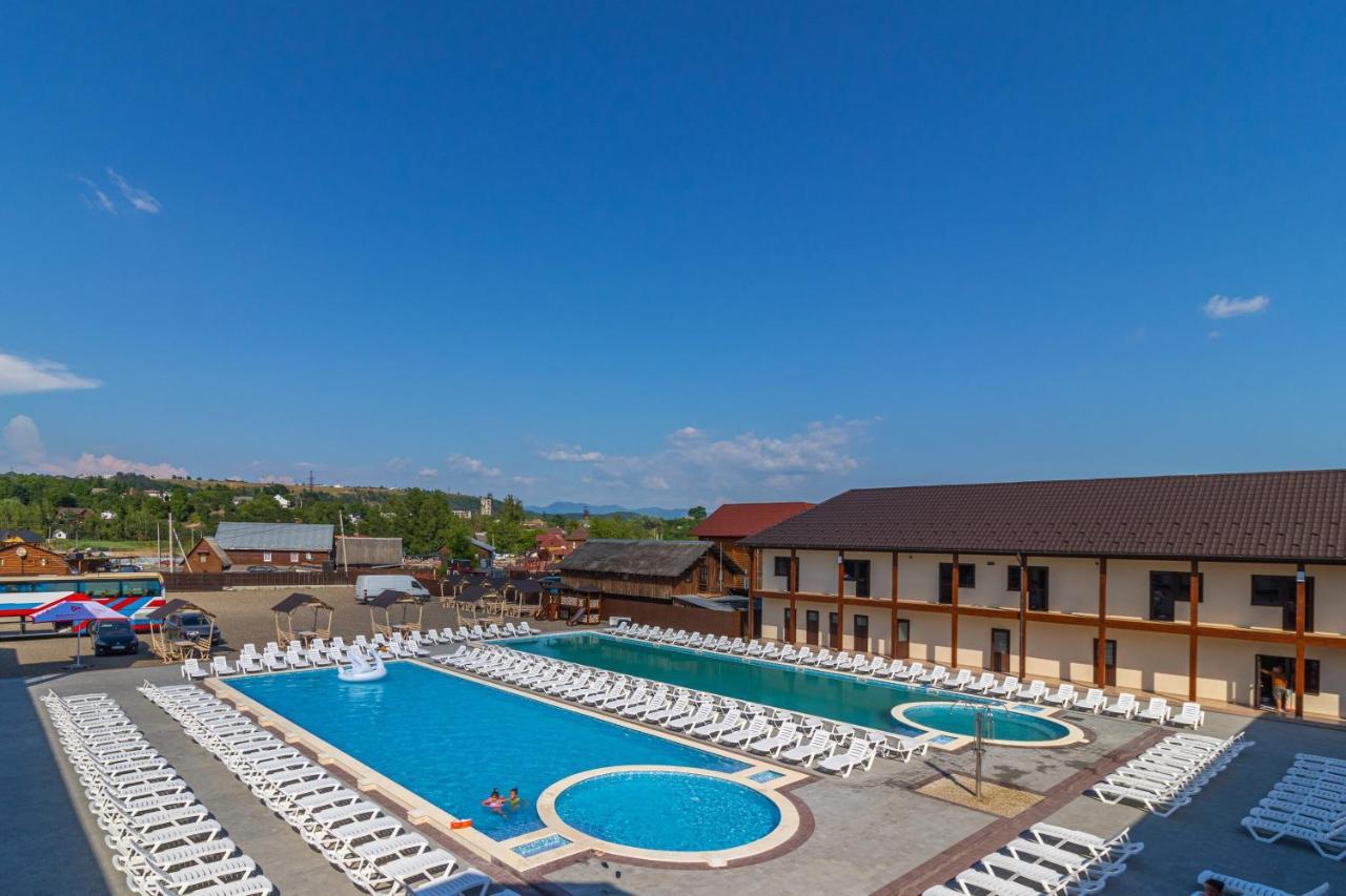 Nikoletta Hotel Solotvyno Exterior photo